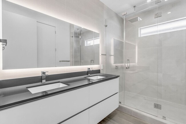 This beautiful new townhome or rentoffers... - This beautiful new townhome  or rentoffers...