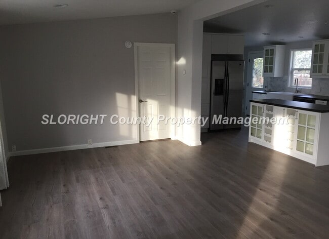 Photo - AVAILABLE JUNE - Beautiful Paso Robles Manufactured Home - 3 Bedroom / 2 Bathroom