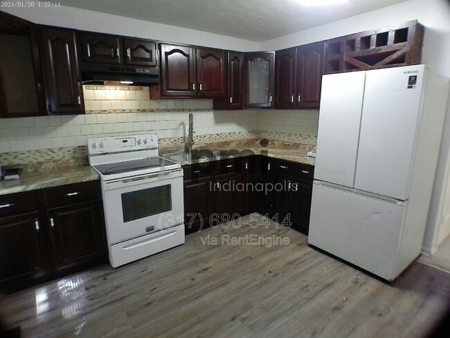 Photo - 1061 W 33rd St