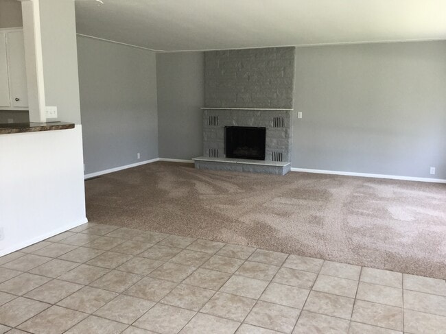 Photo - 565 E Chadwick Dr