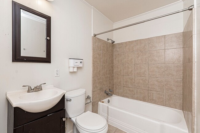Photo - 3243/3245 Ivanhoe Street Unit 3245 - #D