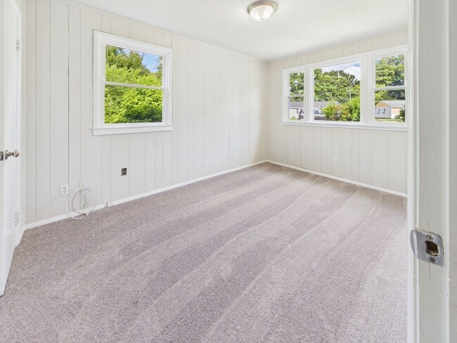 Photo - 2400 Beck Dr