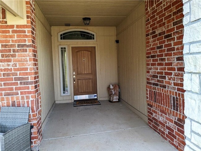 Photo - 2508 Black Oaks Cir