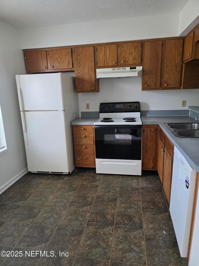 Photo - 4645 Barnes Rd S