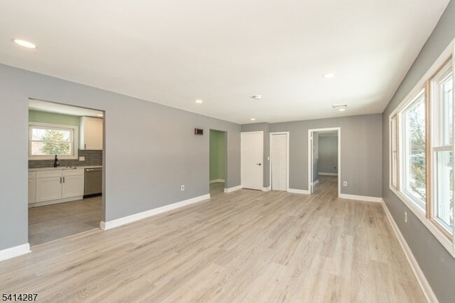 Photo - 10 Cardinal Ln