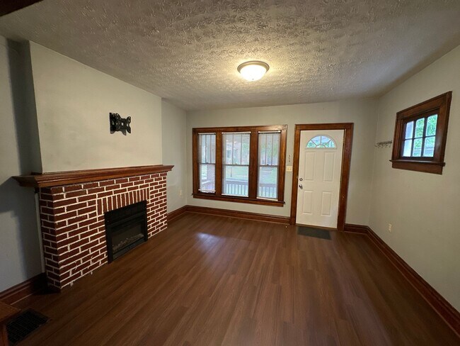 Photo - E Tompkins Ave 178-180 JLS Unit 178
