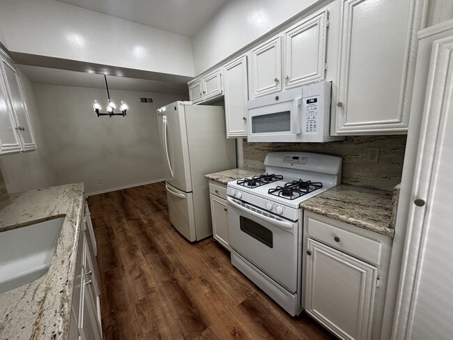 Photo - 321 E Dryden St