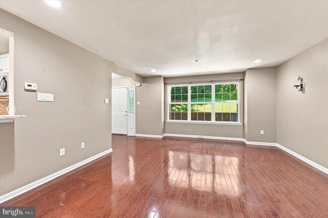 Photo - 278 Flagstone Rd