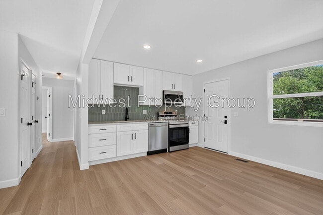 13 S Perry Cir