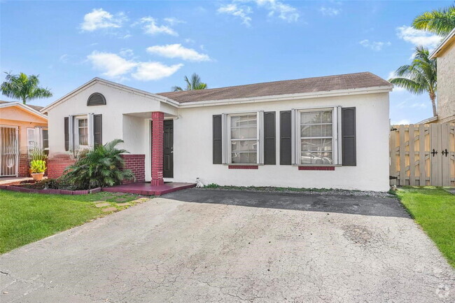 Building Photo - 8520 NW 193rd Ln Rental