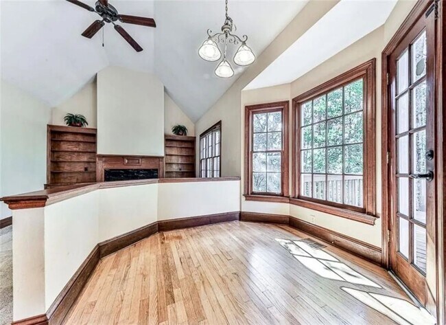 Photo - 2851 Riverfront Dr