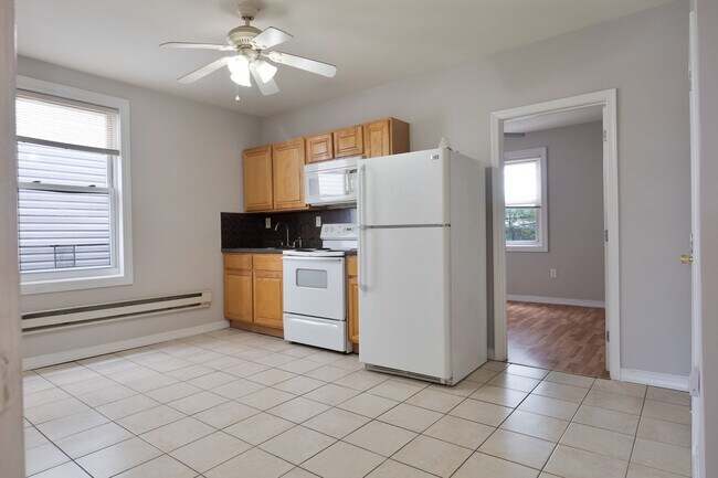 Building Photo - 524 N Preston St Unit 2F Rental