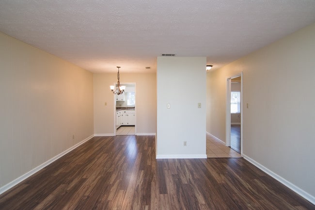 Photo - 1536 Coombs Dr