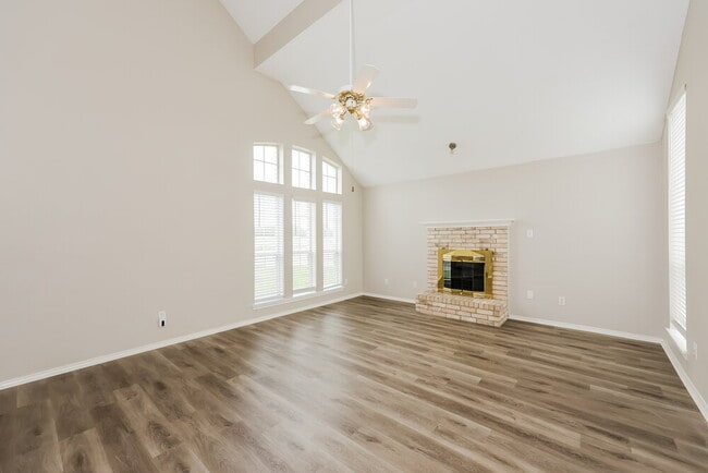 300 Stone Creek Blvd