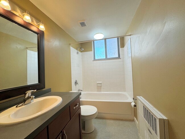 Photo - 600 E 8th St Unidad 3T