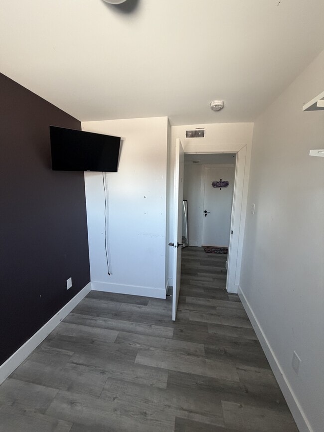 Photo - Room Rental / Student Rental / Ottawa U