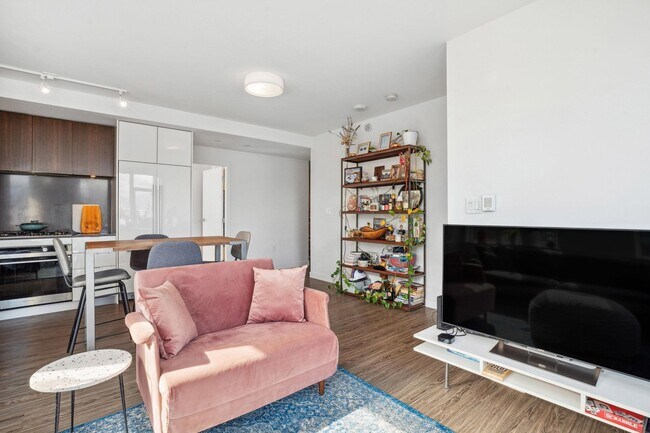 Photo - 209 E 7th Ave