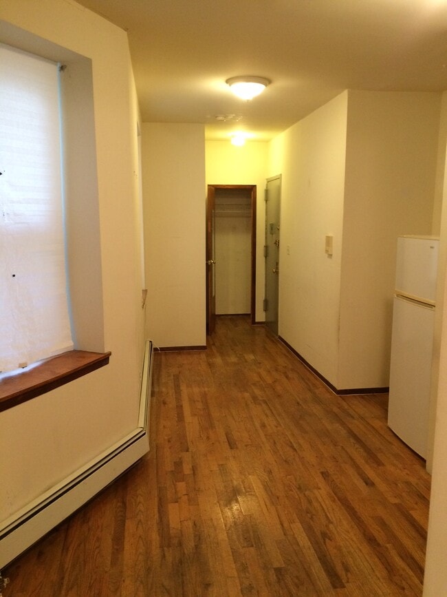 Photo - 1978 2nd Ave Unit 4D