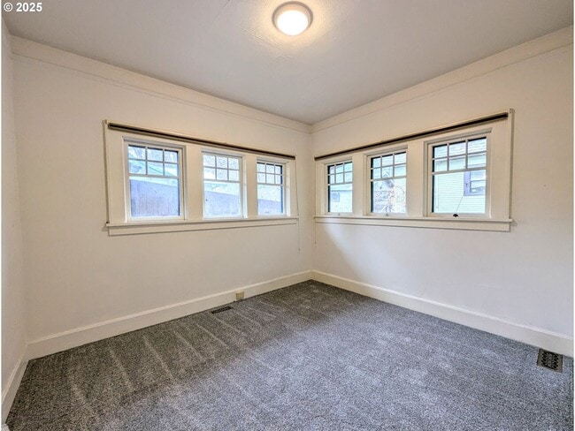 Photo - Craftsman style custom home in downtown La Grande