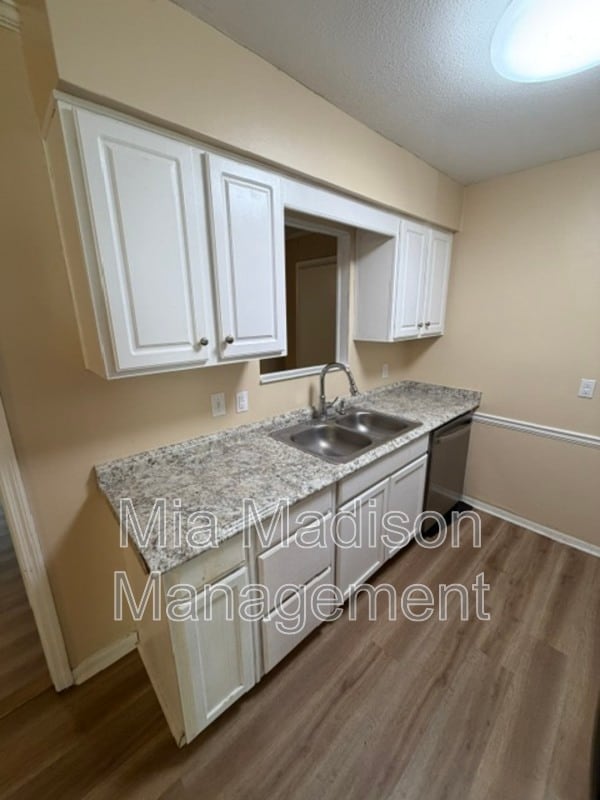 Photo - 9406 Dunwoody Dr