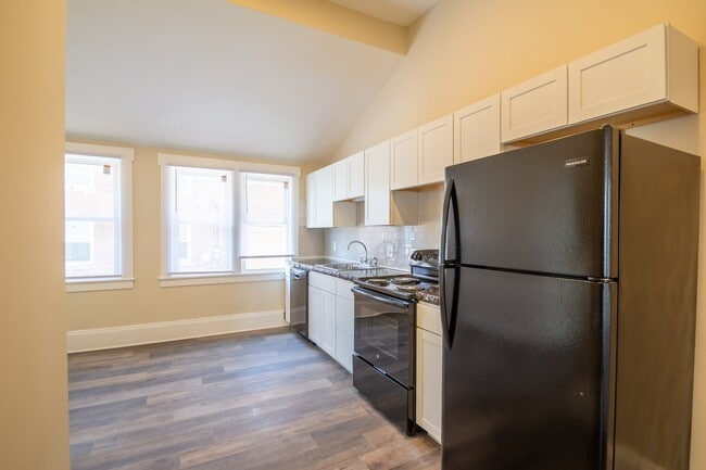 Photo - 37735 Vine St