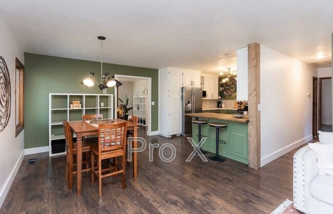 Photo - 6 Lambeth Cir