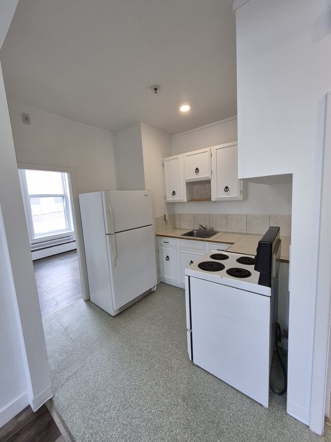 Building Photo - 2-Bedroom - 1 Bathroom Apartment – Uptown Saint John Unit 204