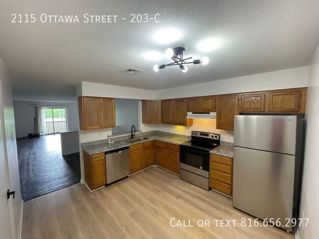 Photo - 2115 Ottawa St Unit 203-C