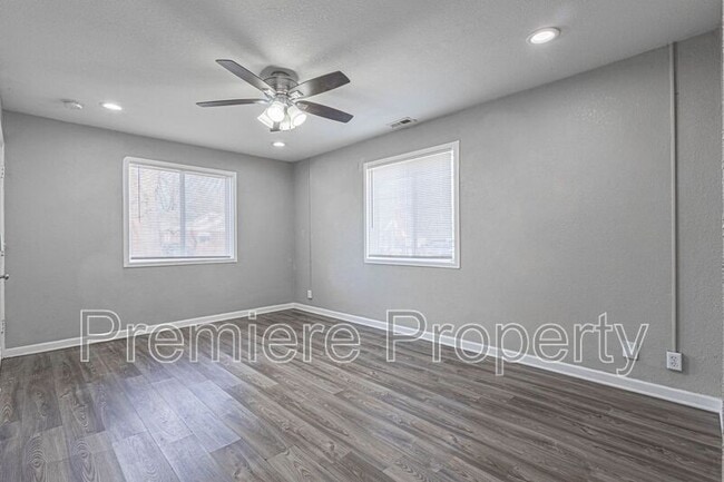 Photo - 10607 E Lexington Ave