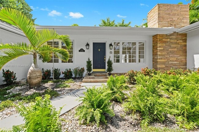 Building Photo - 4114 Santa Maria St Rental