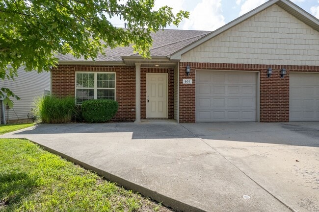 Photo - 601-603 Glenstone Dr. Unit 601 Glenstone Dr.