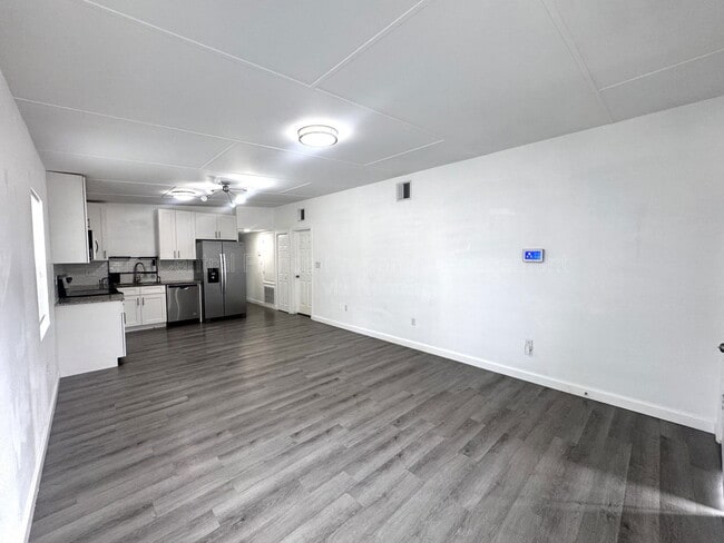 Photo - 1540 W 18th St