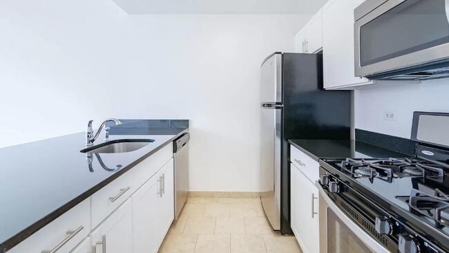 75 Poplar St Unit 8E