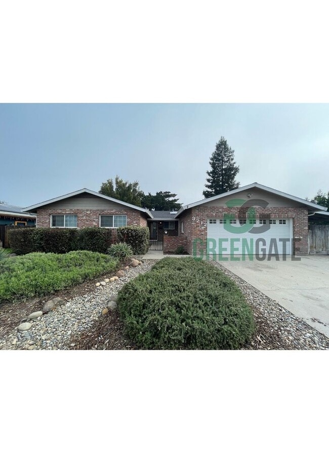 Photo - Spacious 4Bedroom 2Bath AVAILABLE NOW in Modesto!!