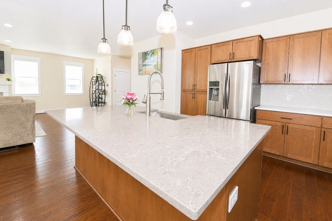 Photo - 402 NE 77th Ave