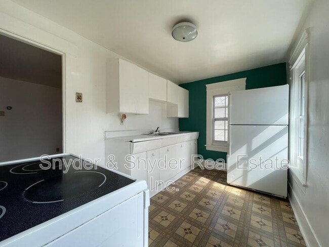Photo - 386.5 Silver St