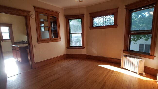 Photo - 1016 17th Ave SE Unit upper