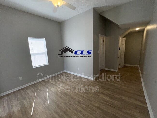 Photo - 702 S 8th St