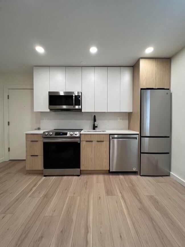 Building Photo - 11 Parker Hill Ave Unit 6