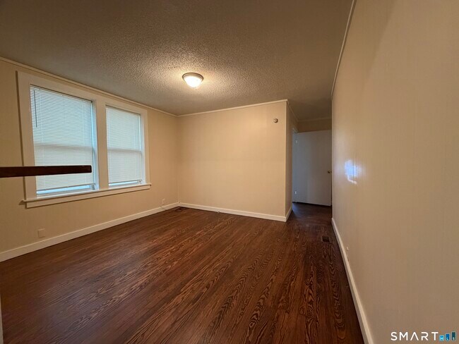 37-41-41 Jackson Ave