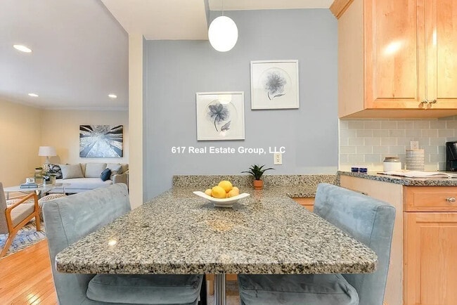 Photo - 168 Newton St Unit 03