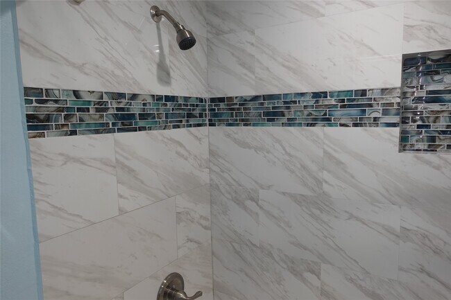 Photo - 1102 Winnie St