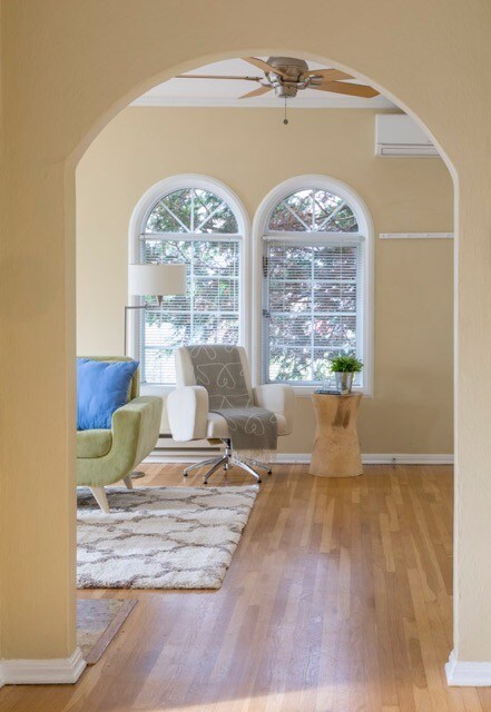 Gorgeous Blonde hardwood Floors - 3512 NE 23rd Ave Unit 3