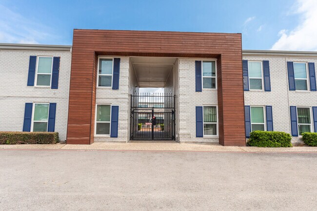 The Atrium At 5606