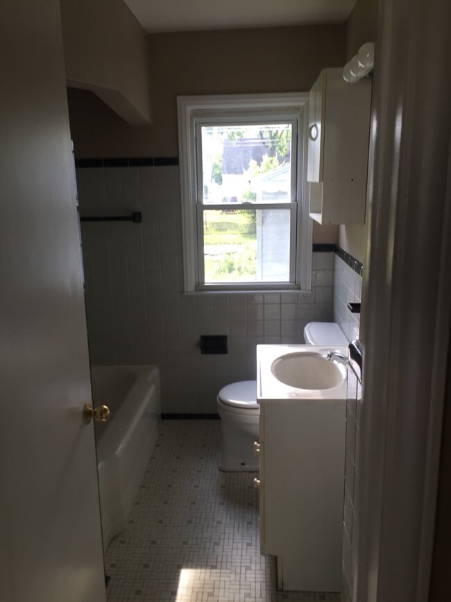 Photo - Cozy 3 bedroom 2bath Bungalow in nice Redford neighborhood