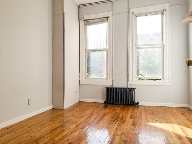 Photo - 1299 Gates Ave Unit 3L