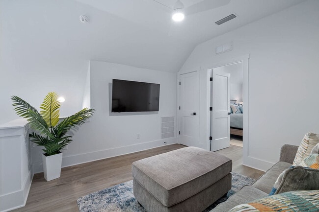 5484 3rd St Unit SI ID1281994P