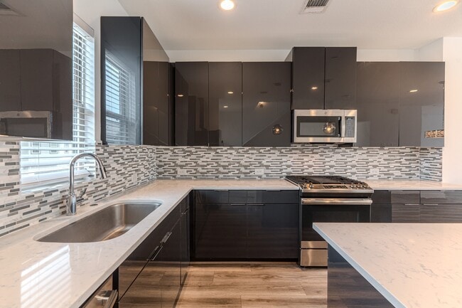 Building Photo - 18736 Centro Main St