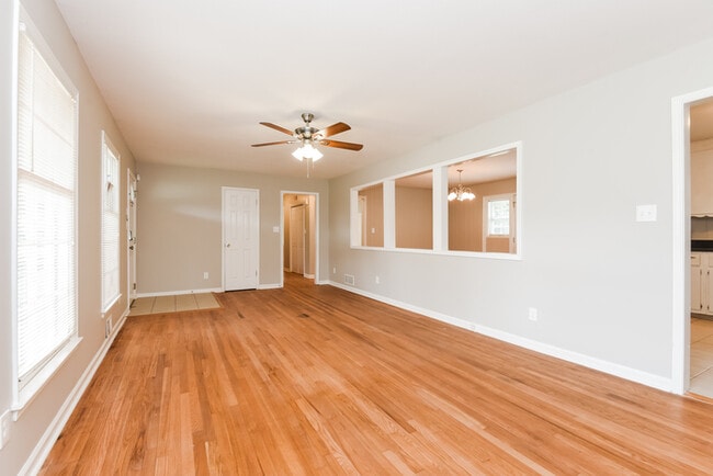 Photo - 1729 Hasty Rd