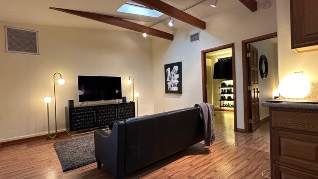 Photo - 26065 Adamor Rd House